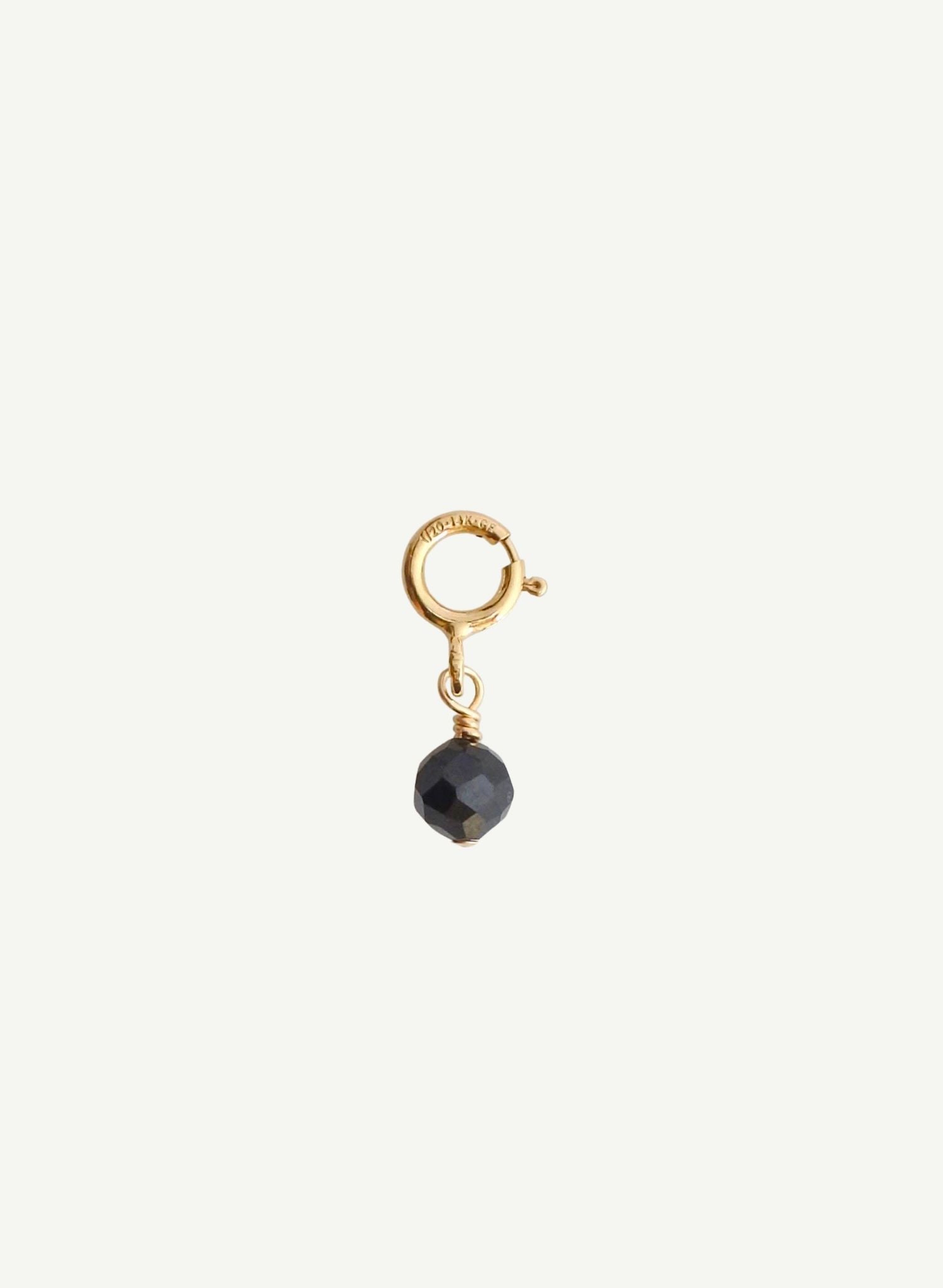 Charm-spinelle-noire-1-bijou-femme-madeinfrance-fait-en-france-Bento-jewelry