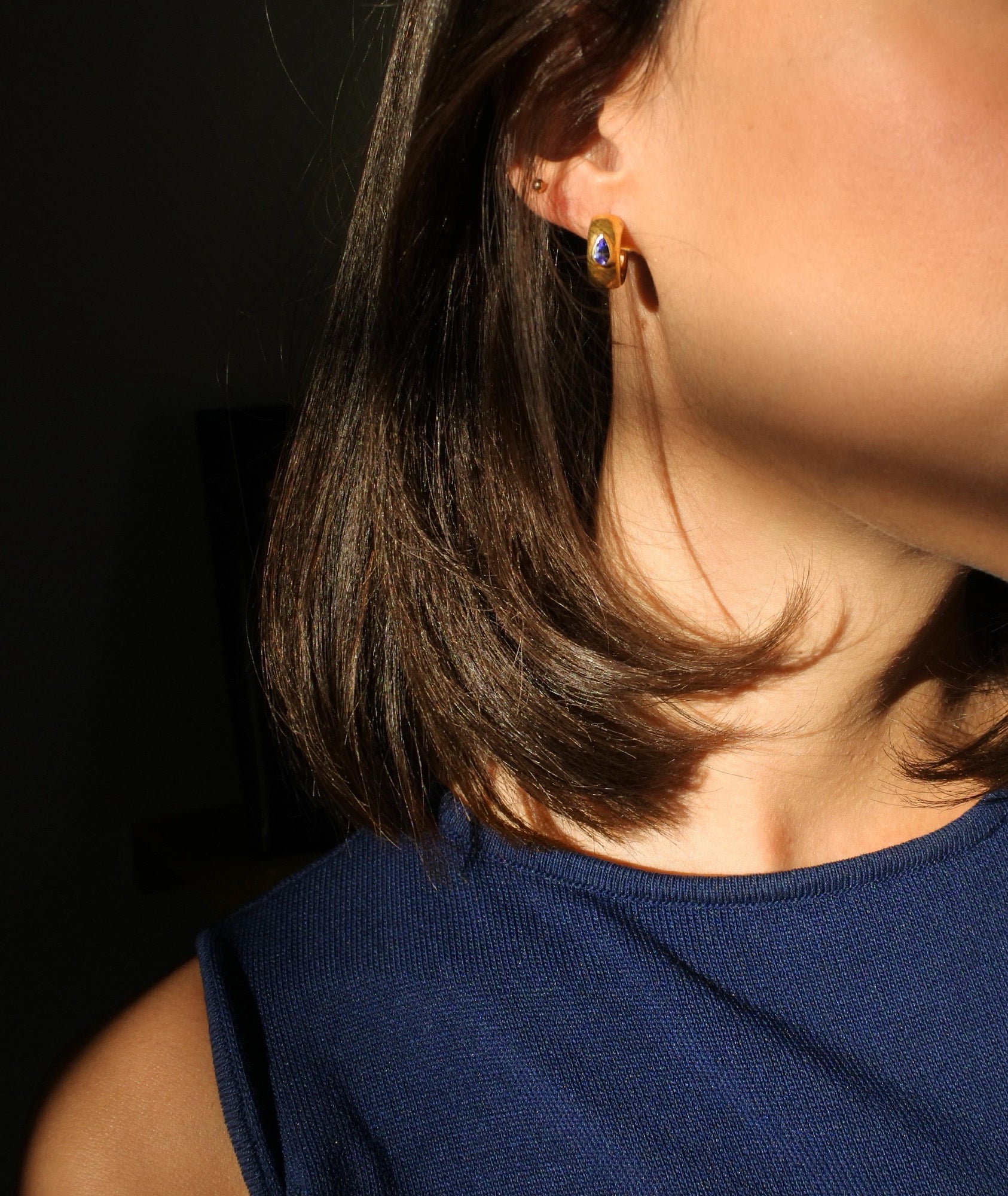 Au-delà d'être de simples accessoires, les bijoux Bento incarnent une vision poétique et intemporelle du monde qui nous entoure. Nos designs minimalistes et modernes invitent à la contemplation et nous rappellent de prendre le temps de nous ressourcer et d'apprécier les merveilles de la vie.