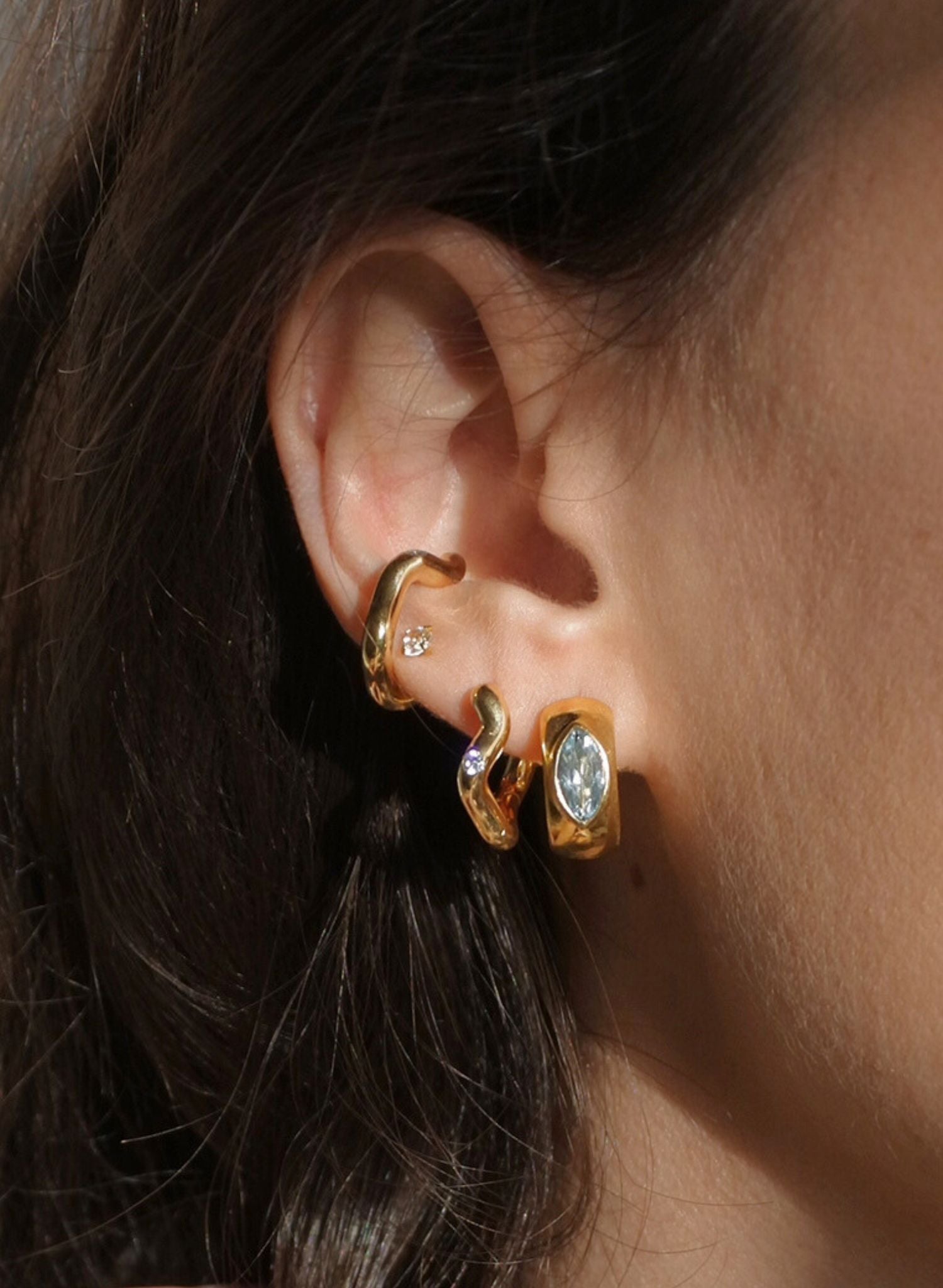 Depuis 2019, notre fondatrice & créatrice Mélodie Bento imagine des bijoux féminins qui célèbrent les richesses de la nature et portent en eux une signification profonde. nous sommes fiers de travailler avec des artisans joailliers français passionnés. Ils maîtrisent l'art de façonner des bijoux à partir de matériaux de haute qualité tels que l'argent pur recyclé et le plaqué or 18 carats 3 microns, conçus pour durer.