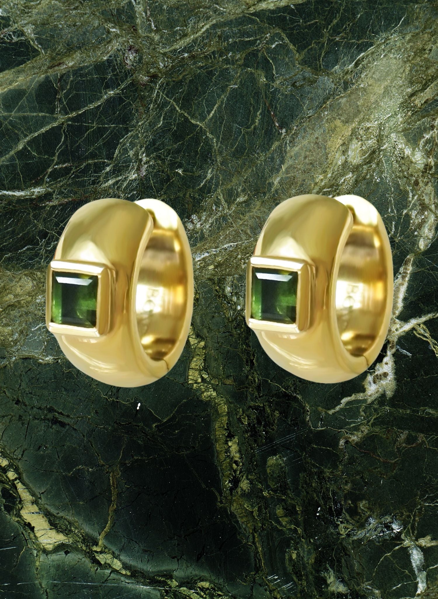 boucles-oreilles-créoles-carre-tourmaline-verte-plaque-or-pierre-fine-gemstone-bijou-femme-Bento-jewelry