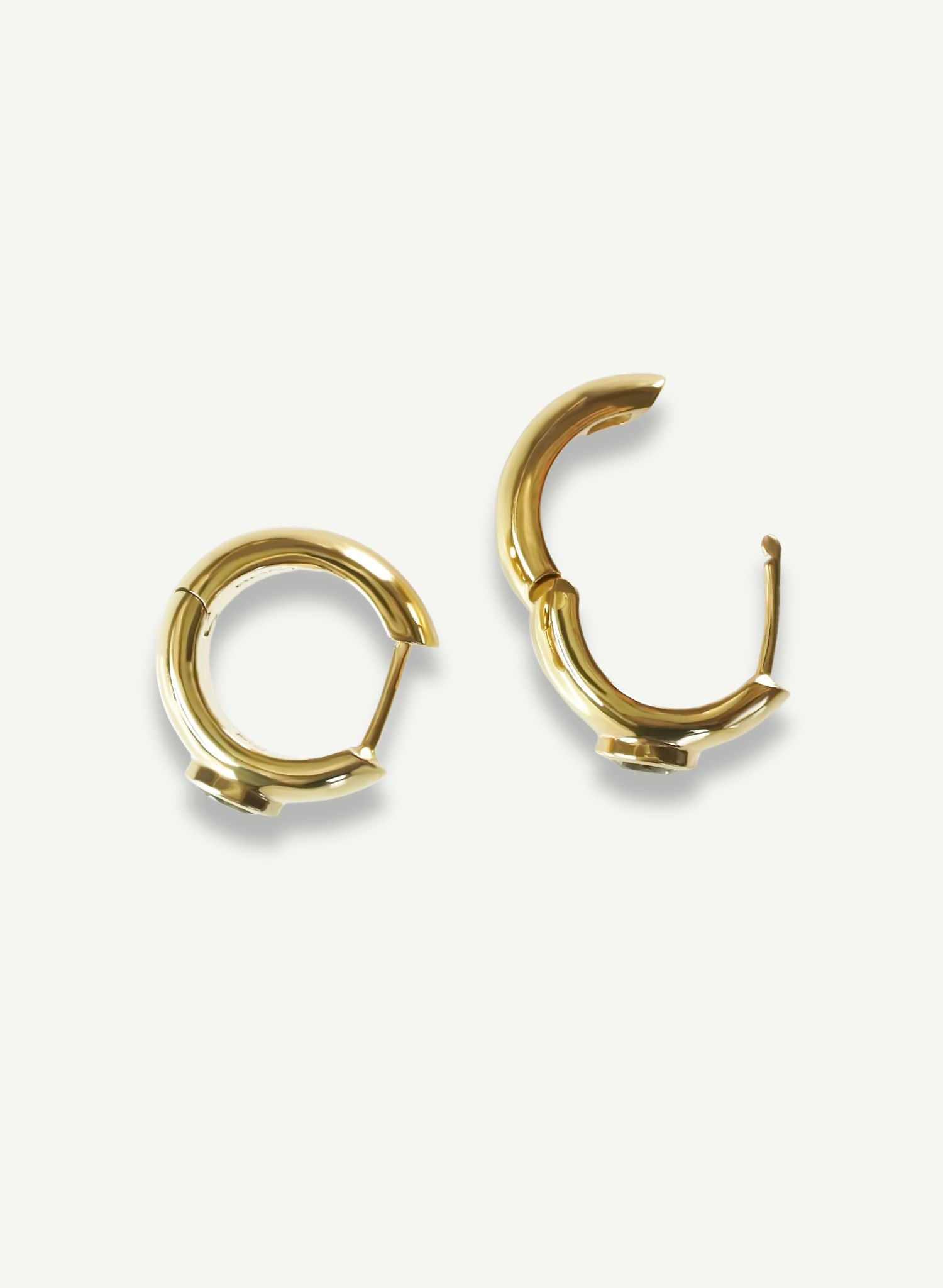 boucles-oreilles-creoles-rond-citrine-plaque-or-pierre-fine-gemstone-bijou-femme-Bento-jewelry