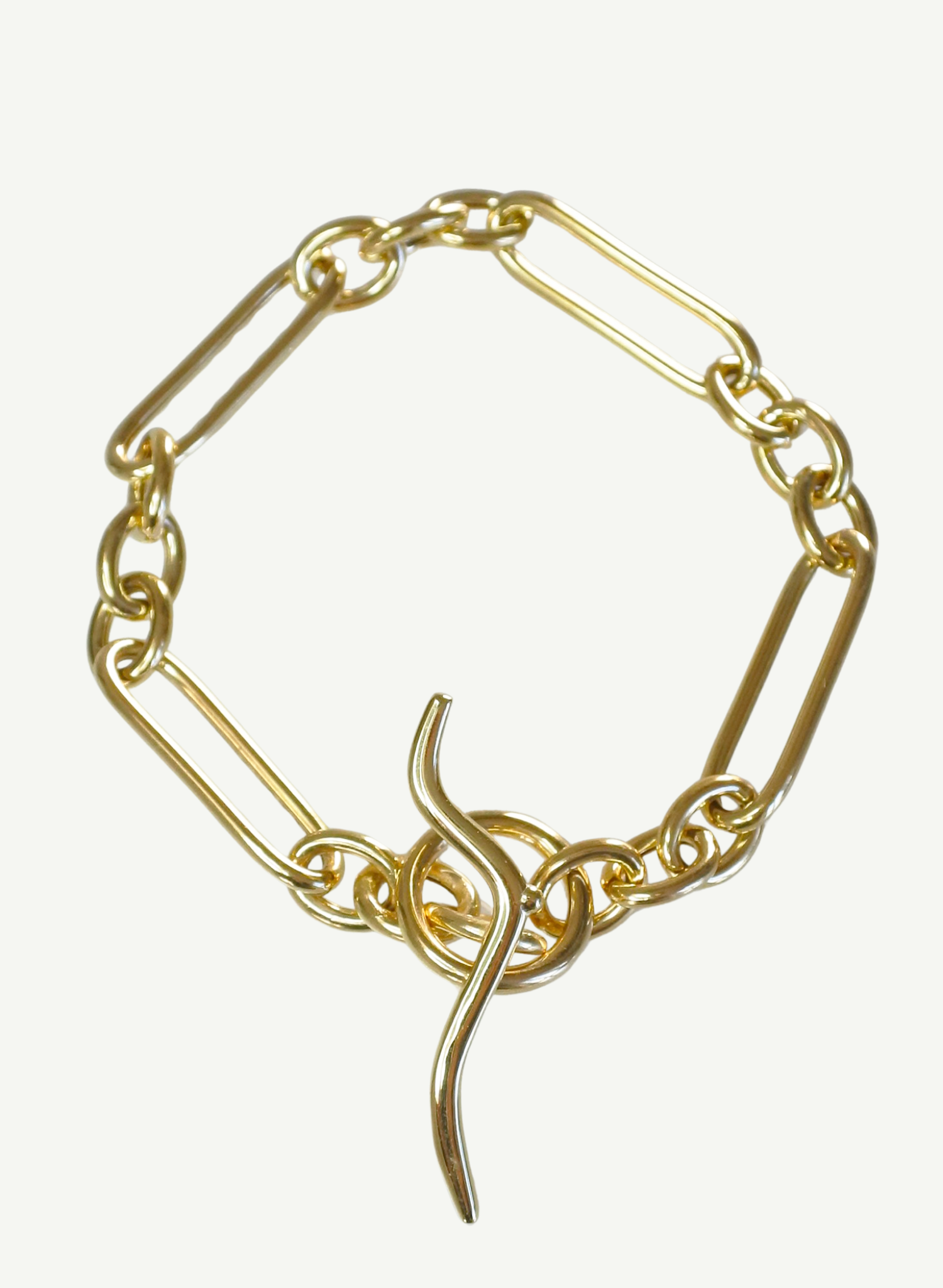 bracelet-Muse-plaqué-or-fermoir-sein-bijou-femme-madeinfrance-fait-en-france-Bento-jewelry