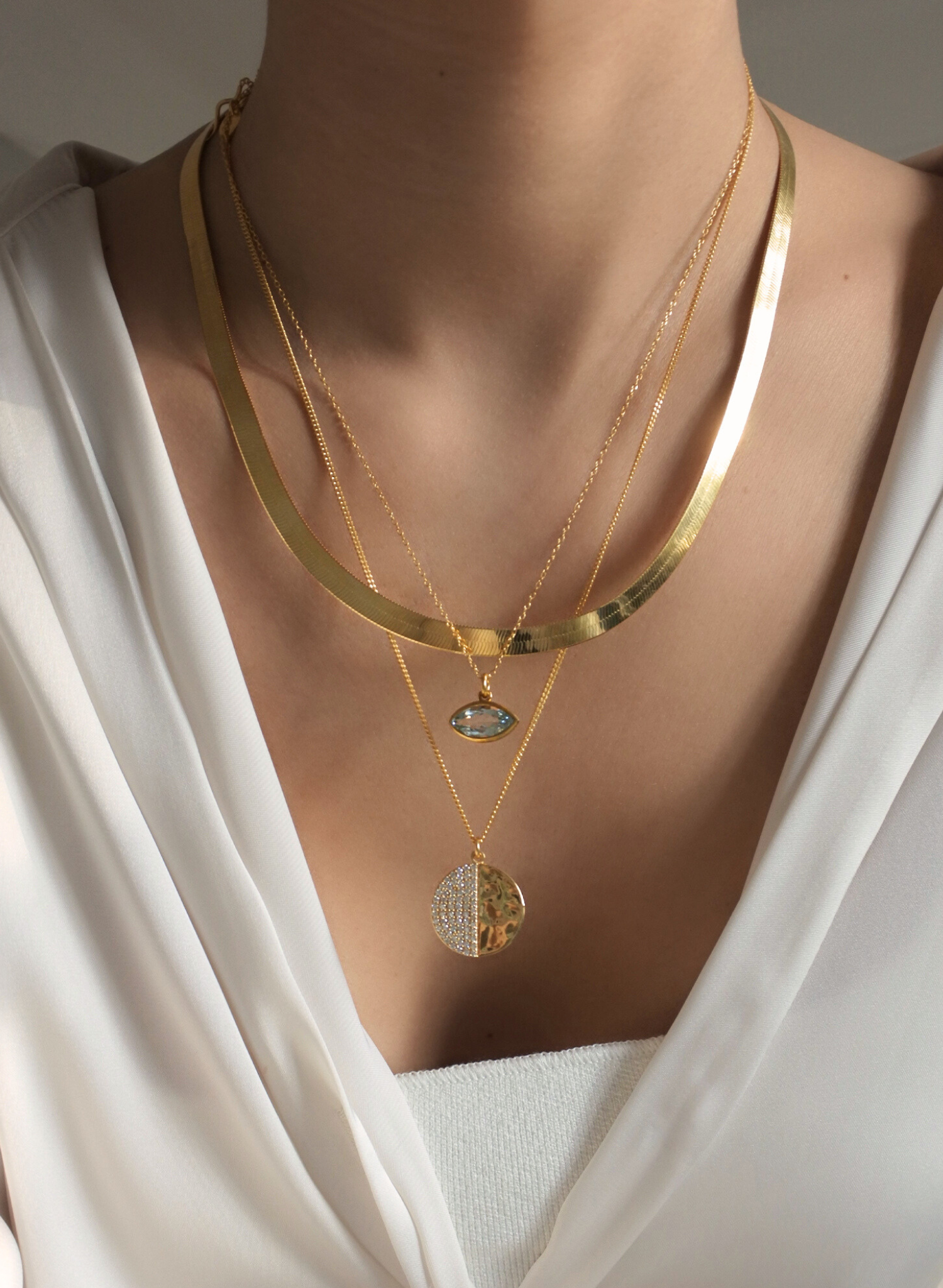 collier-demi-lune-plaqué-or-bijou-femme-madeinfrance-fait-en-france-Bento-jewelry