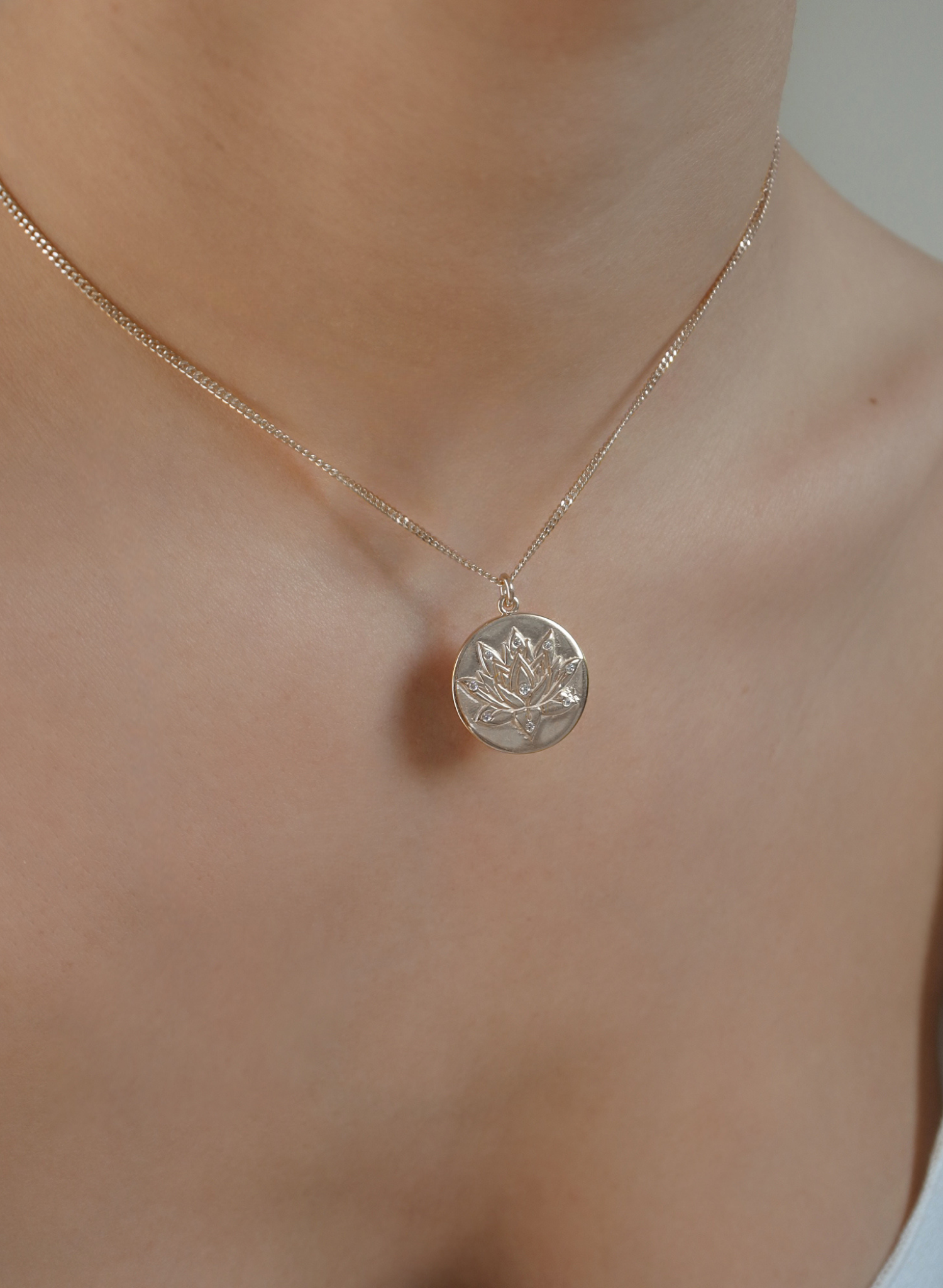 collier-fleur-de-lotus-argent-bijou-femme-madeinfrance-fait-en-france-Bento-jewelry