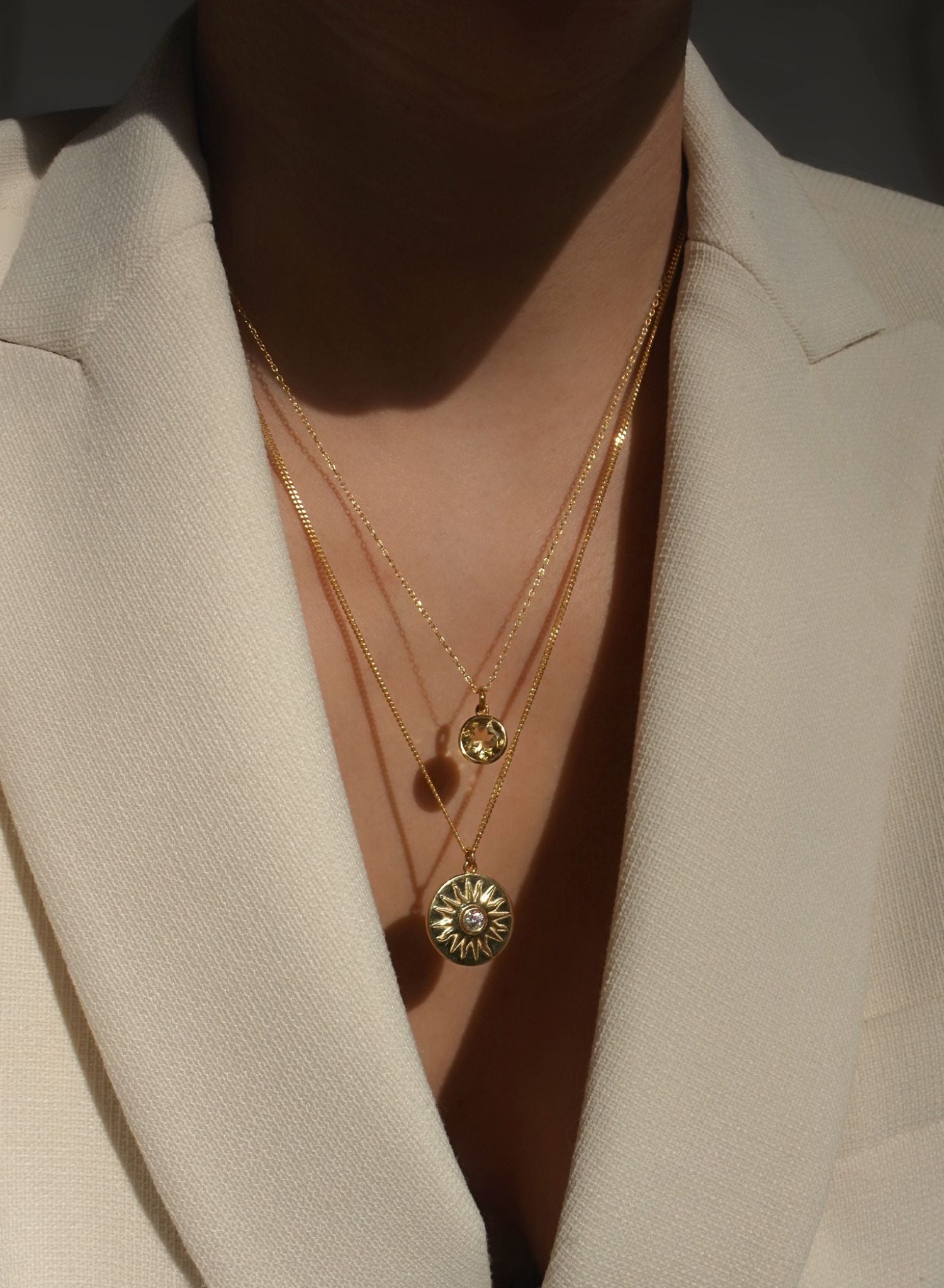 collier-rond-citrine-plaque-or-pierre-fine-gemstone-bijou-femme-Bento-jewelry