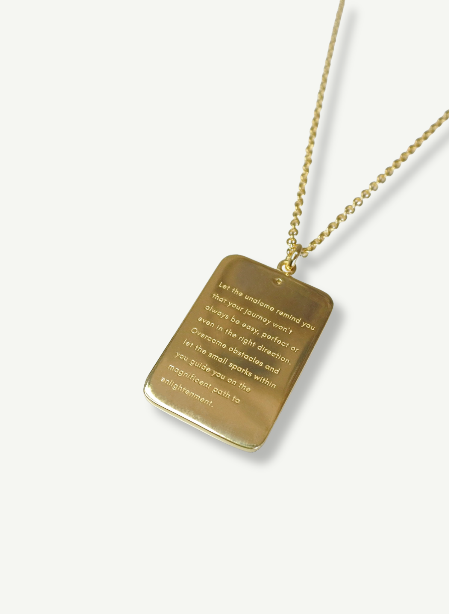 Le collier Unalome, inspiré des traditions bouddhistes et hindoues, représente le voyage de la vie avec ses hauts et ses bas. Emblême de sagesse et de croissance spirituelle, il symbolise le chemin tortueux mais enrichissant vers l'éveil.
