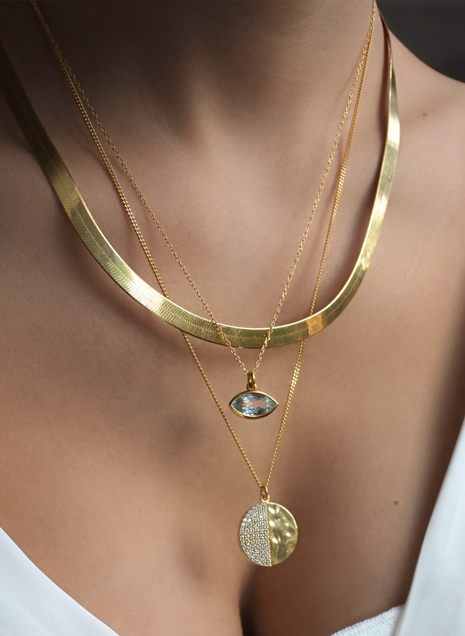 collier-demi-lune-plaqué-or-bijou-femme-madeinfrance-fait-en-france-Bento-jewelry